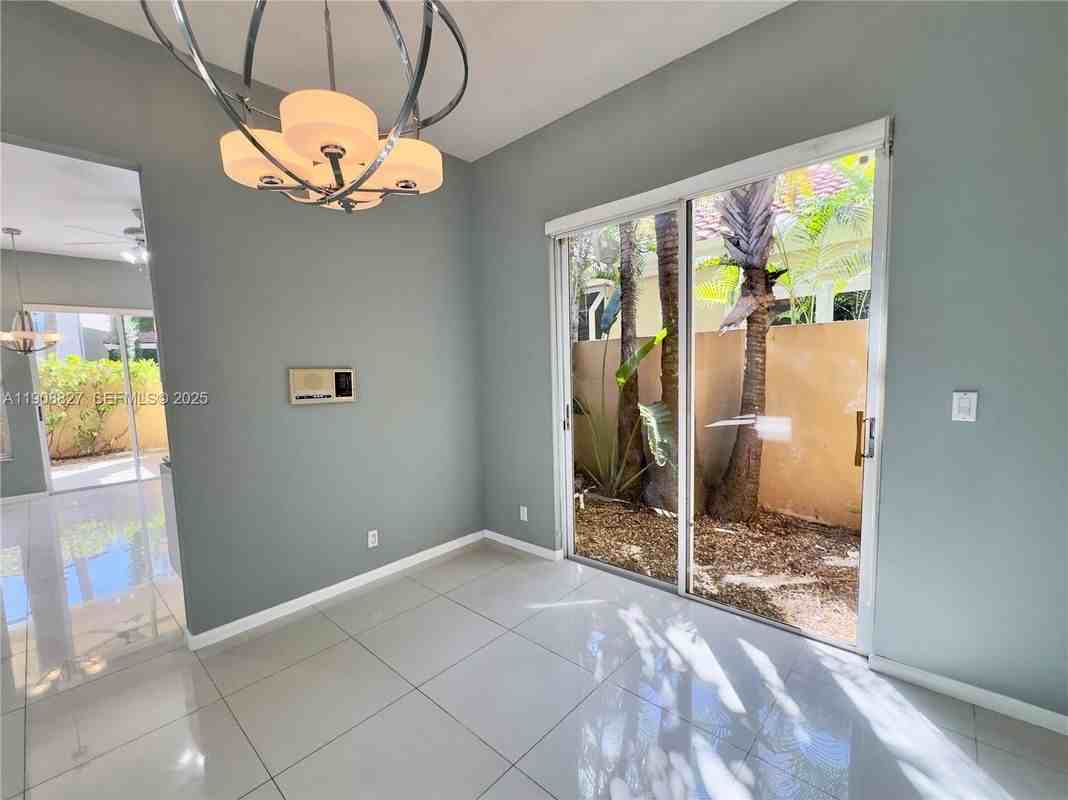 3728 Northeast 208th Terrace - Photo 6 of 23