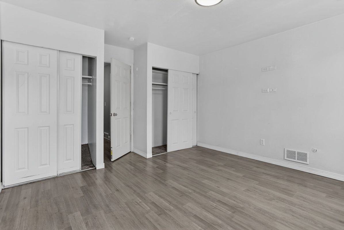 15771 East 13th Avenue - Photo 7 of 12