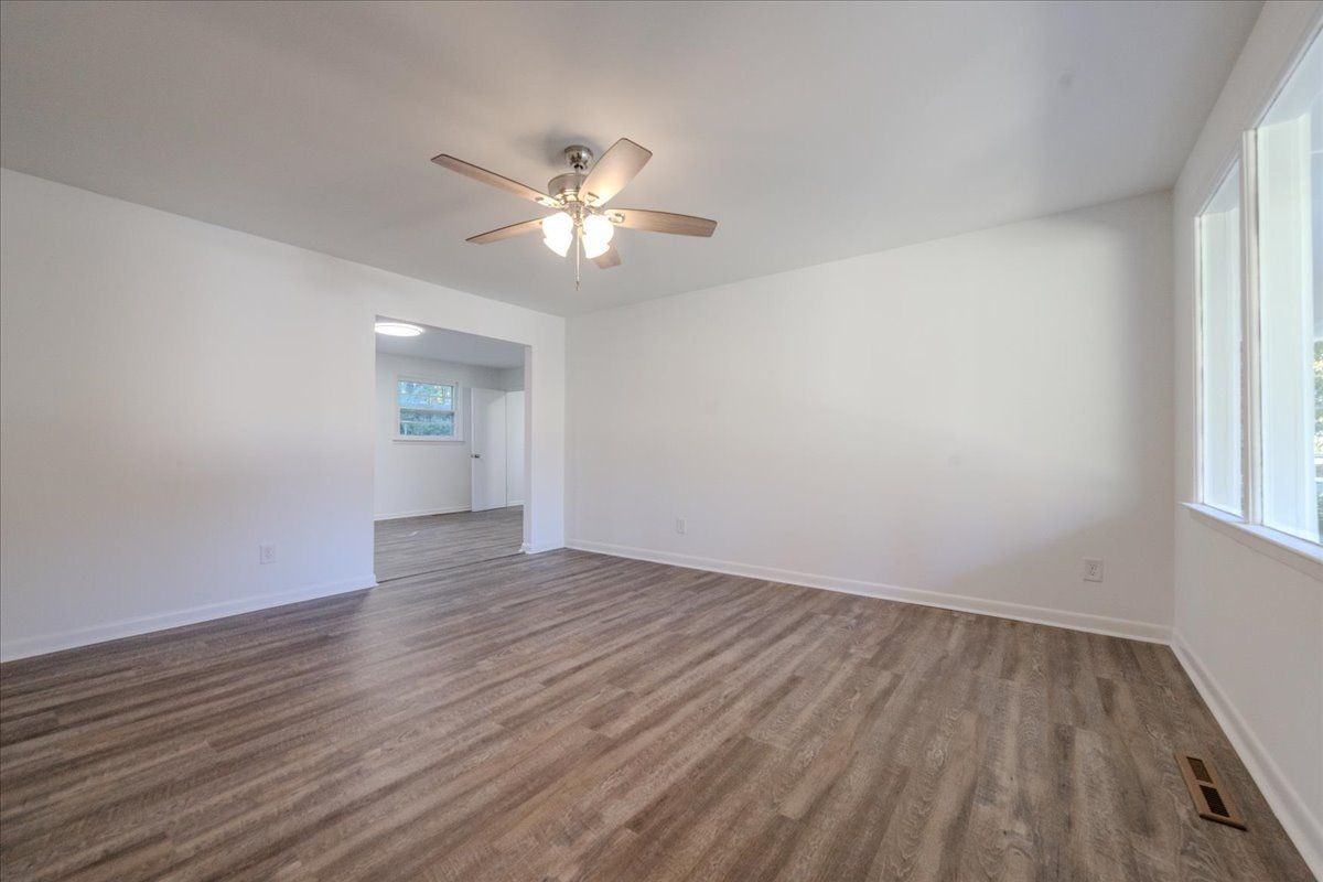 100 Belmont Drive - Photo 4 of 26