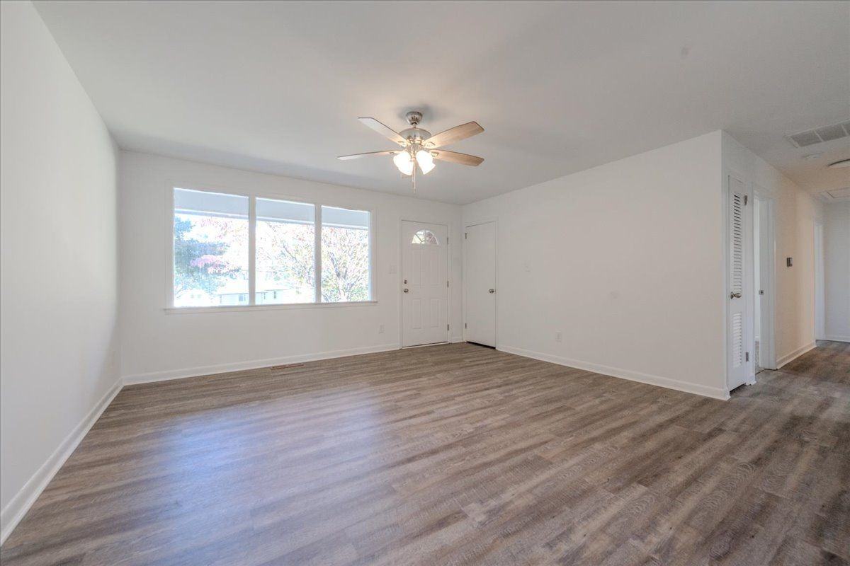 100 Belmont Drive - Photo 5 of 26