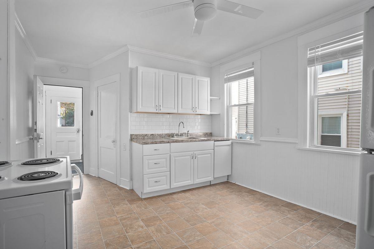 543 Midland Street - Photo 7 of 8