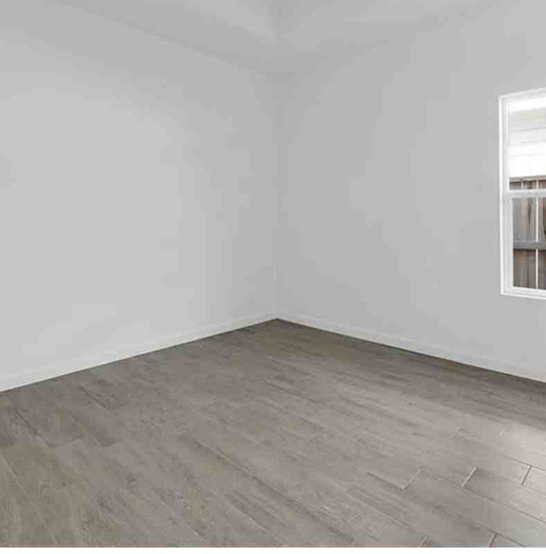 Circle Drive ##1 - Photo 5 of 9