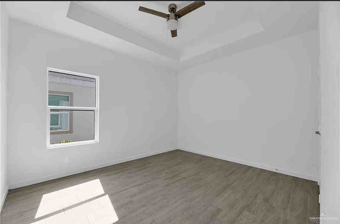 Circle Drive ##4 - Photo 4 of 10