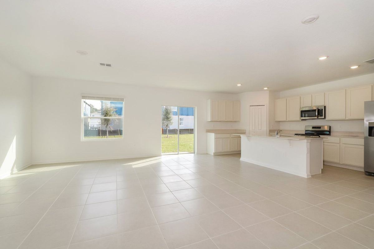 4394 River Beacon Boulevard - Photo 6 of 18