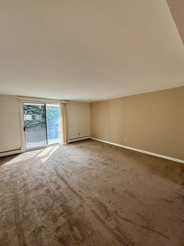 15 Losson Garden Drive ##02 - Photo 4 of 13