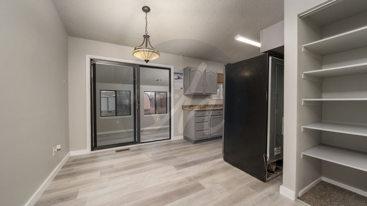 6850 Goldfield Dr - Photo 3 of 19