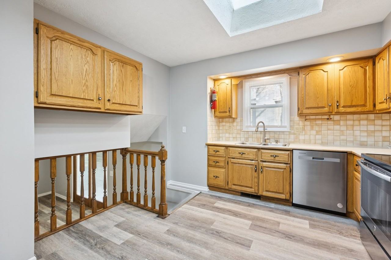 5005 North 114th Street - Photo 7 of 28