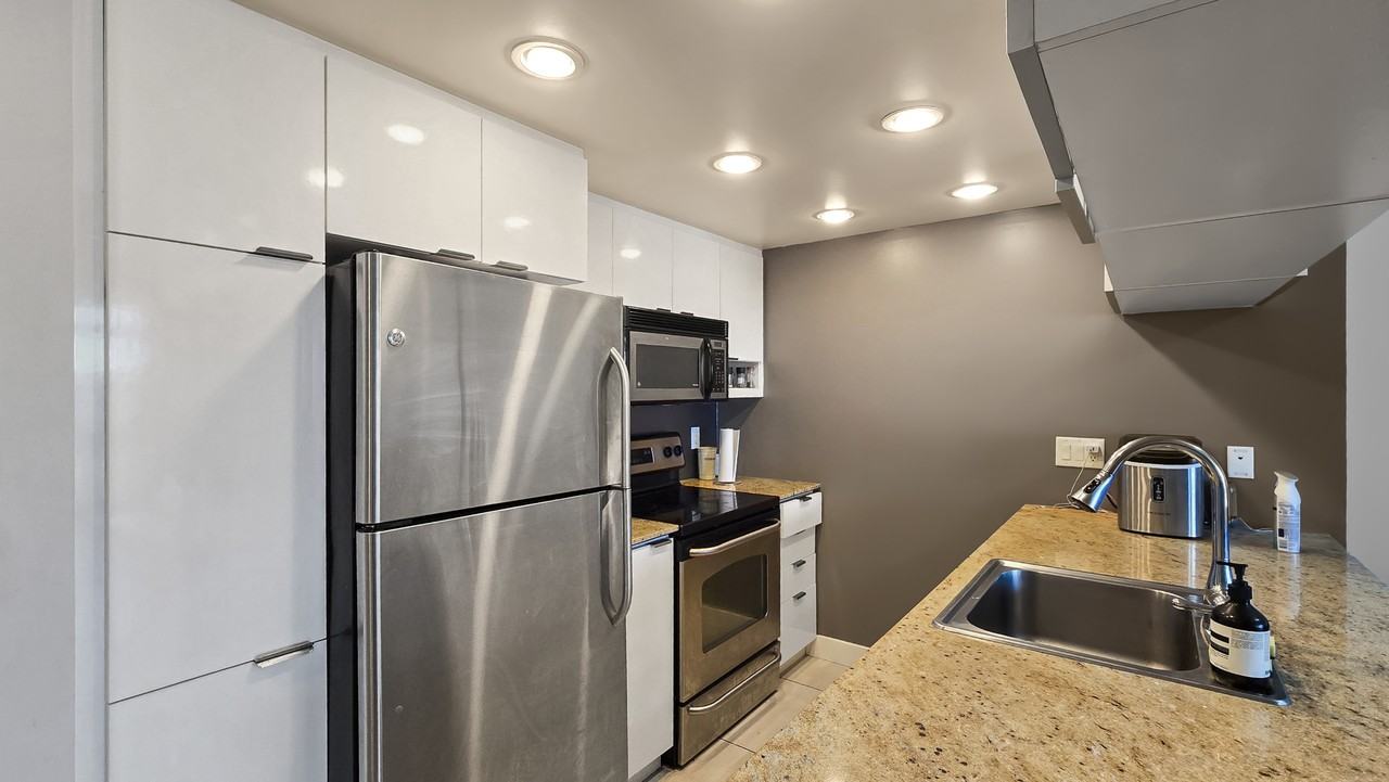 1110 11 Street SW #705 - Photo 2 of 14