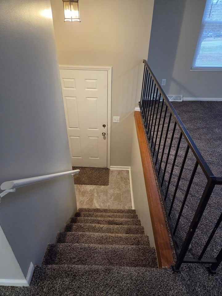 526 Rose Creek Dr - Photo 2 of 25