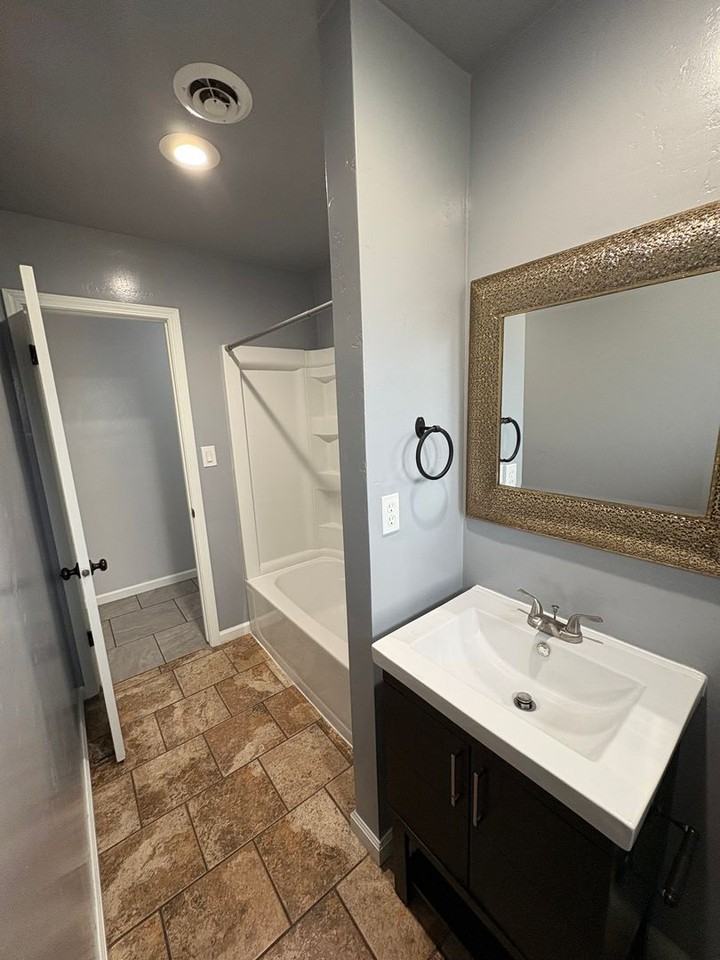 4122 W Monte Vista Ave - Photo 5 of 38