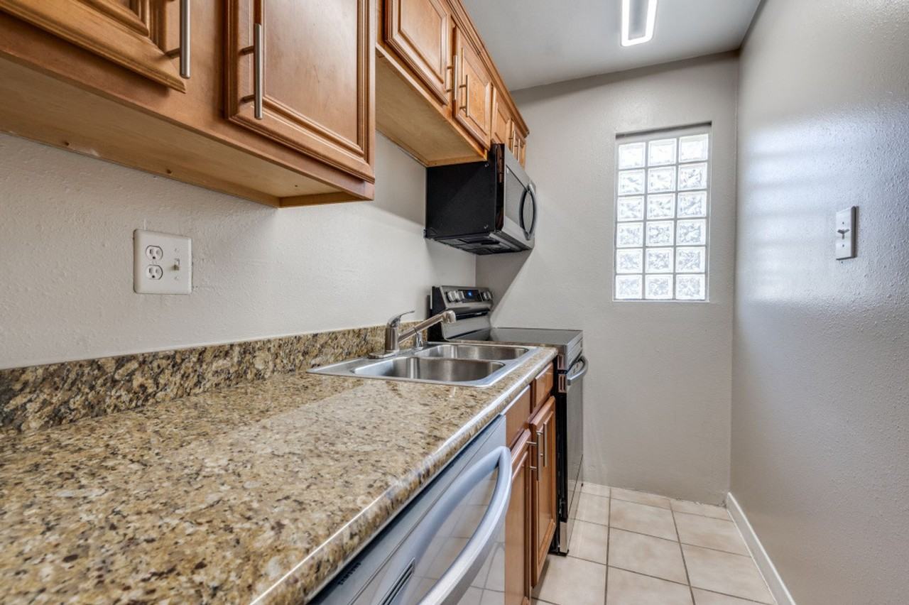 4915 Reiger Avenue - Photo 2 of 26