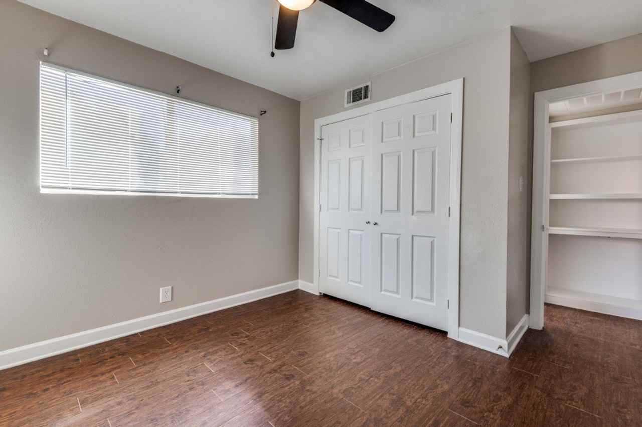 4915 Reiger Avenue - Photo 6 of 26