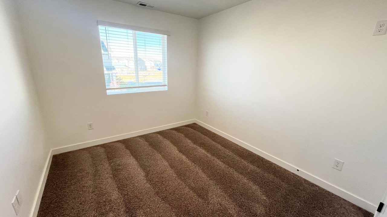 429 N Northshore Dr - Photo 7 of 19