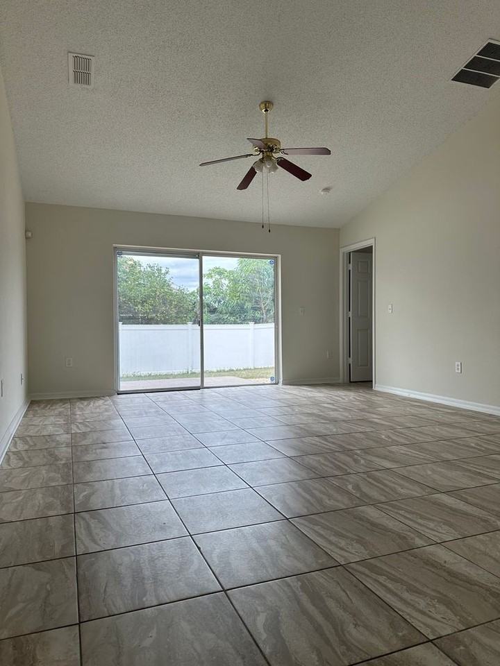 668 Cornwallis Drive - Photo 5 of 18