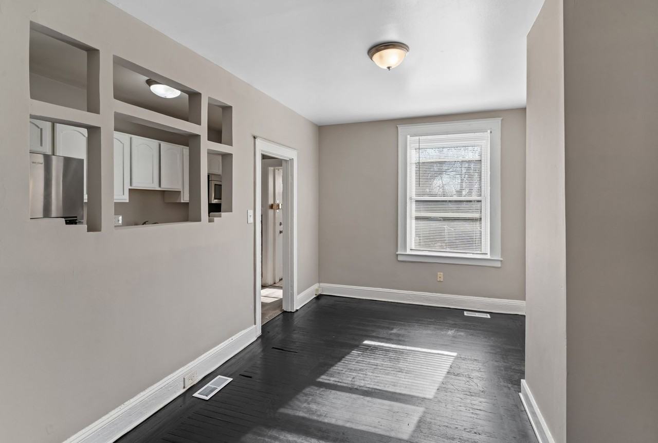 3429 Ravenwood Avenue - Photo 7 of 34