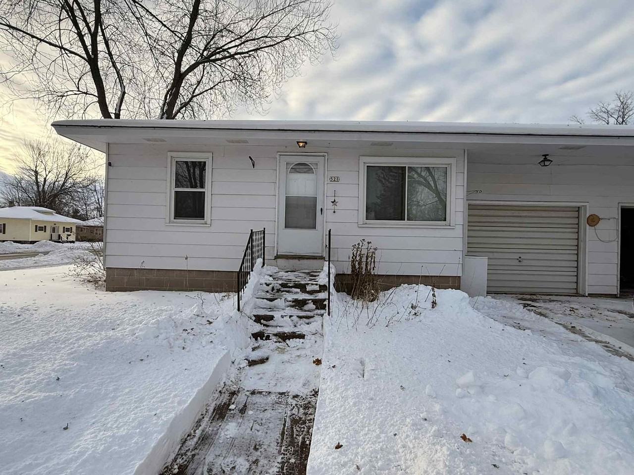 521 2nd Street - Photo 2 of 2