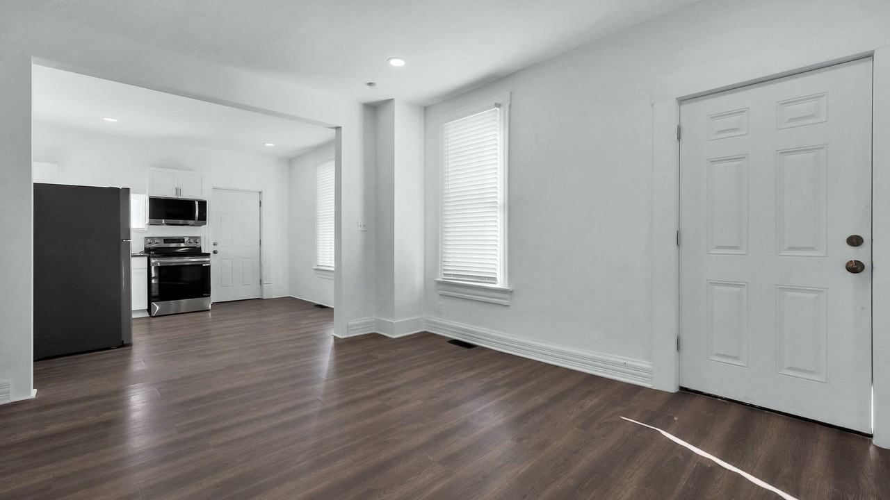 130 Chicago Avenue - Photo 5 of 25