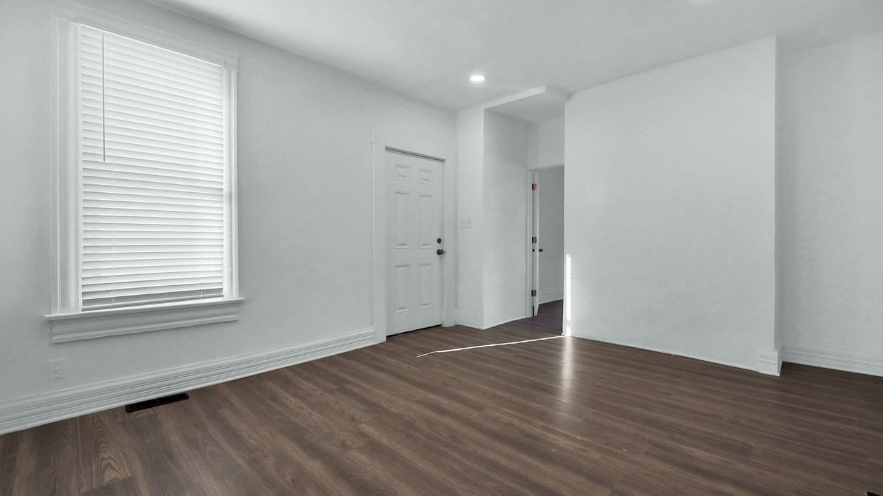 130 Chicago Avenue - Photo 6 of 25