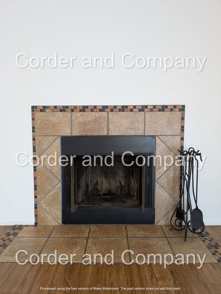 6065 Mckinney Drive Northeast - Photo 6 of 27