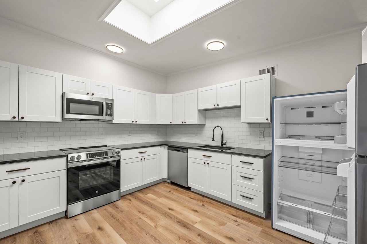 Brand new Avera apartments! - Photo 5 of 41