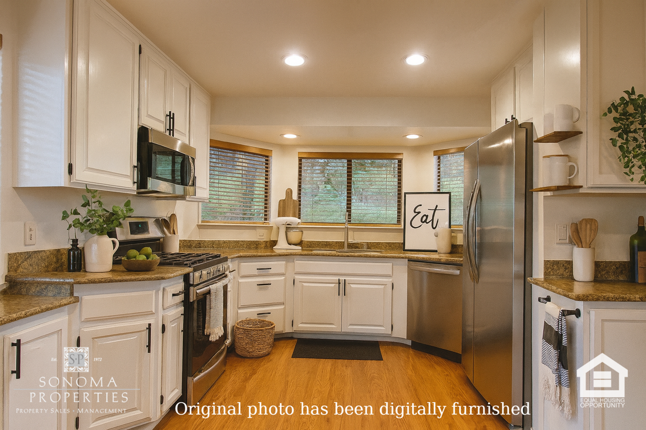 17225 Hillside Avenue - Photo 4 of 31