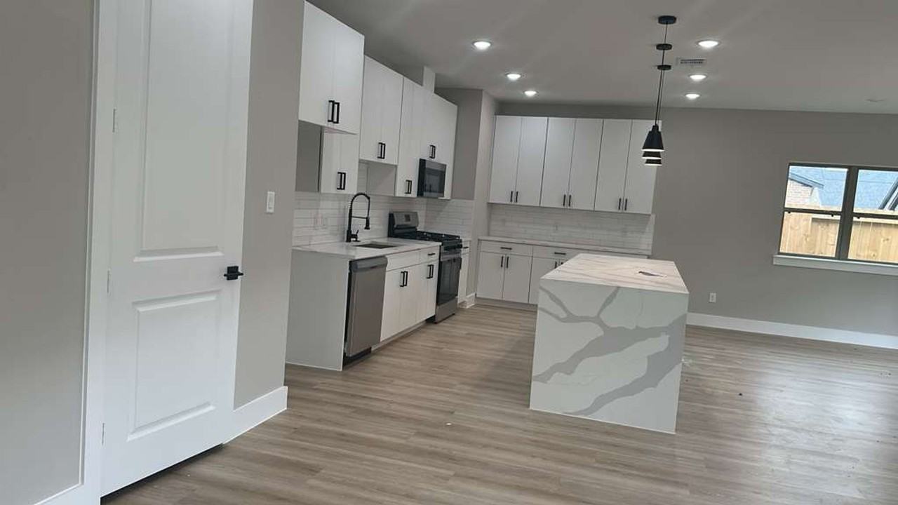 2611 Martinas Ct - Photo 6 of 17