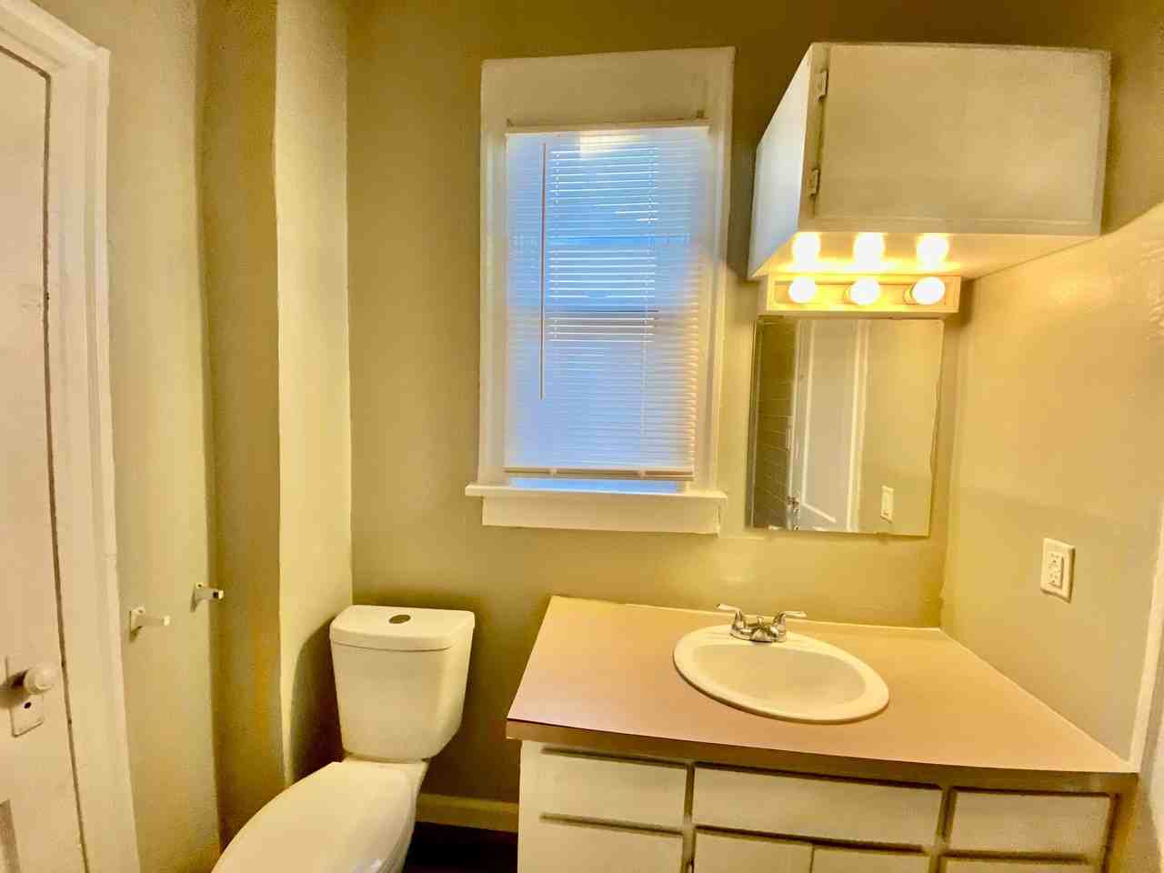 1405 West Maple Avenue - Photo 4 of 7