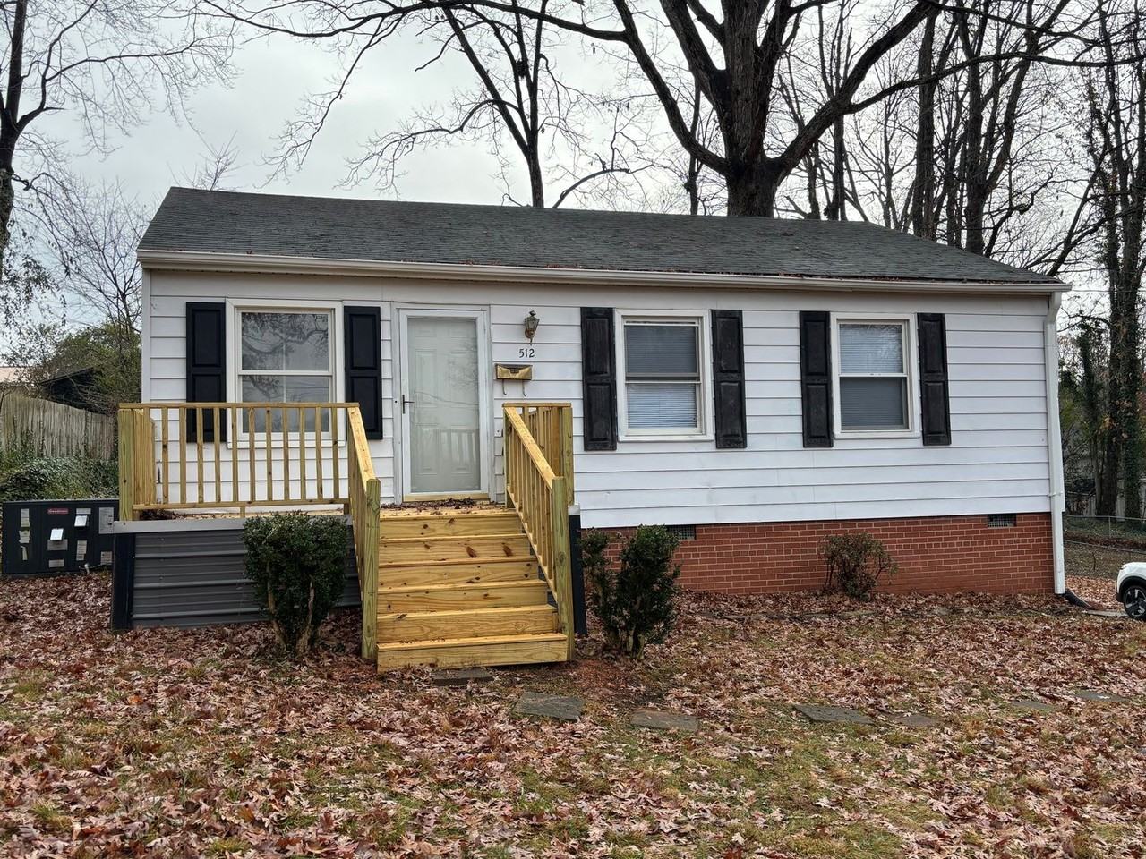 512 Dellwood Avenue - Photo 2 of 18