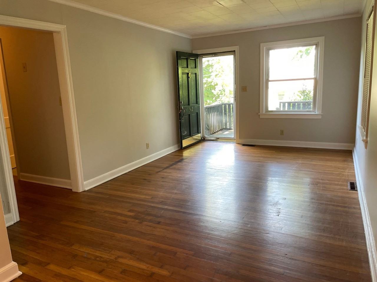 512 Dellwood Avenue - Photo 4 of 18