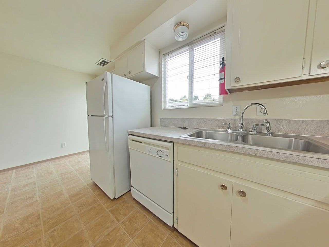 936 21st Ave Sw - Photo 7 of 12