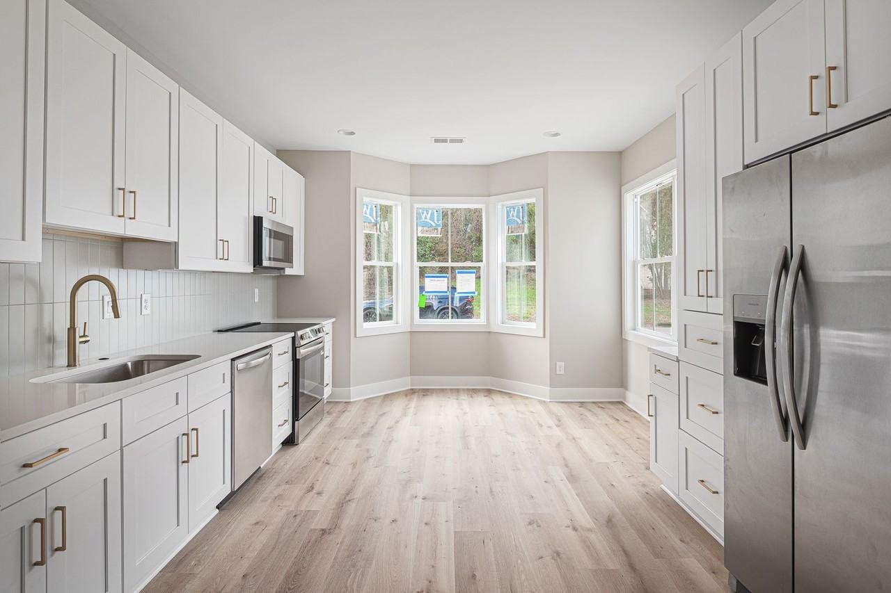 5416 Village Way - Photo 5 of 30