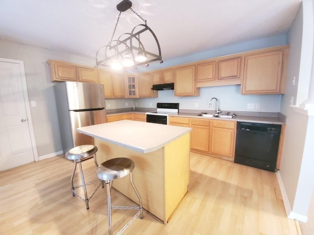 426 Northview Dr - Photo 3 of 35