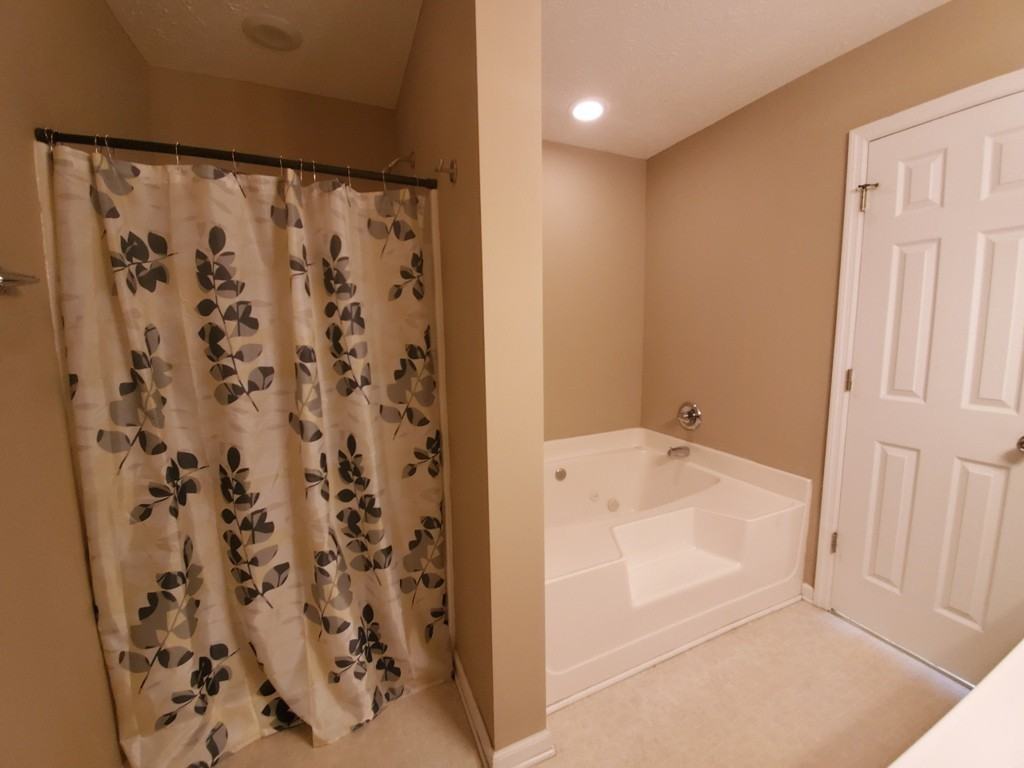 426 Northview Dr - Photo 6 of 35