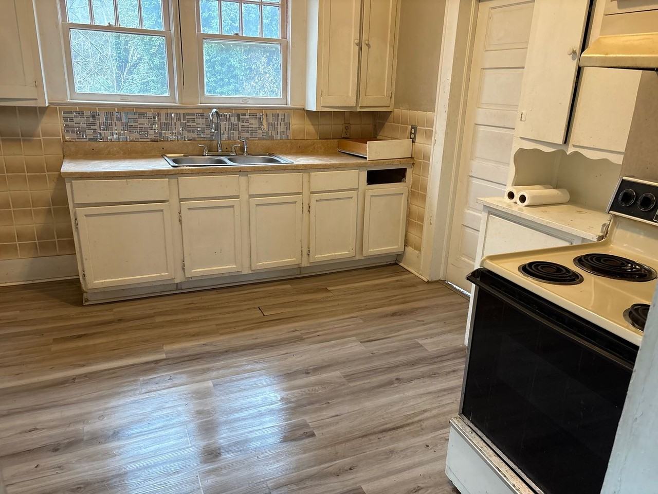 1316 Waughtown Street - Photo 5 of 11