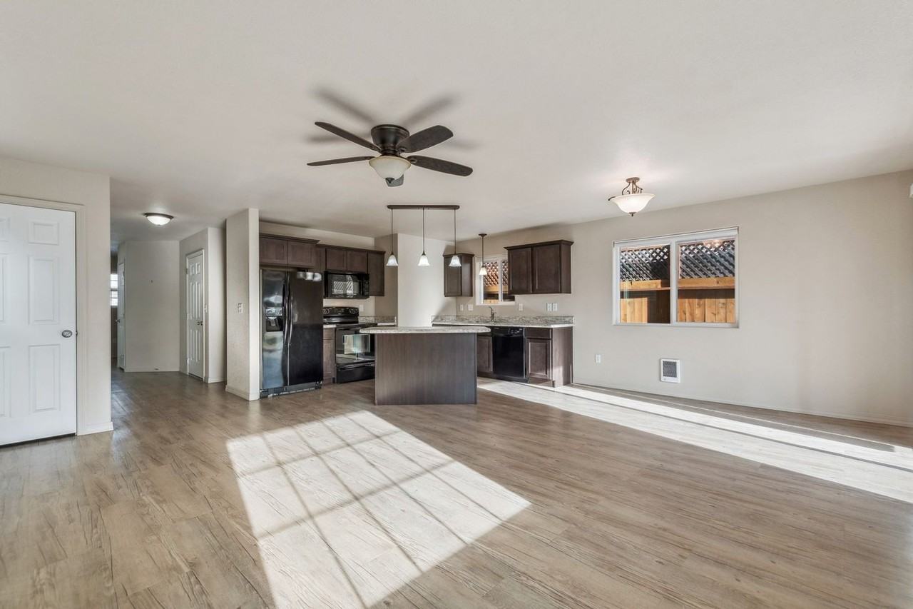 1285 Wildcat Dr - Photo 3 of 34