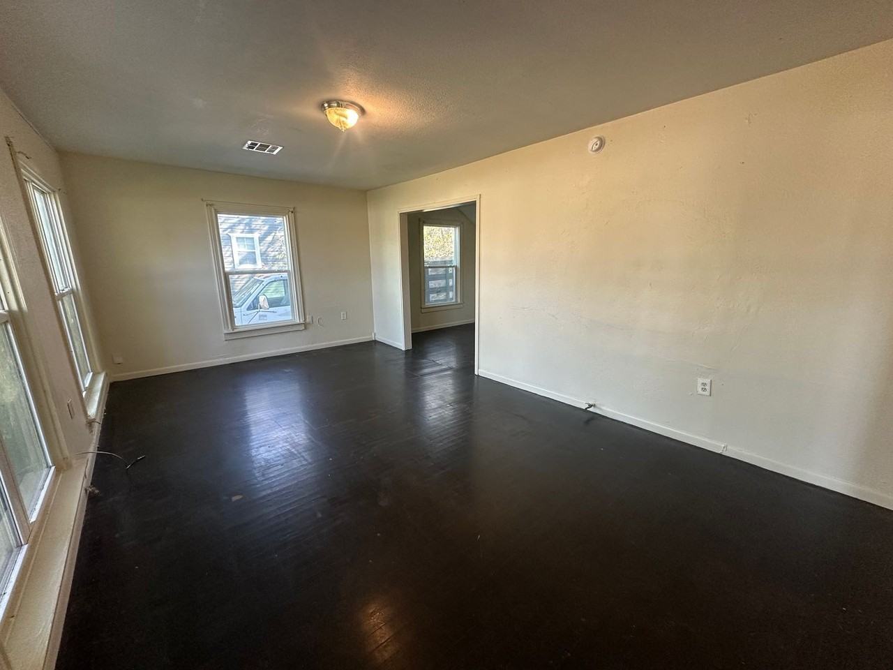 4008 Beverly Drive - Photo 2 of 18