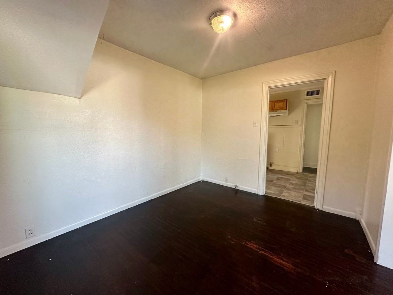 4008 Beverly Drive - Photo 3 of 18