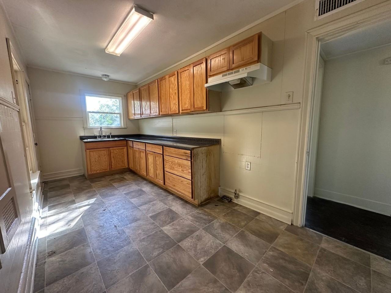 4008 Beverly Drive - Photo 7 of 18