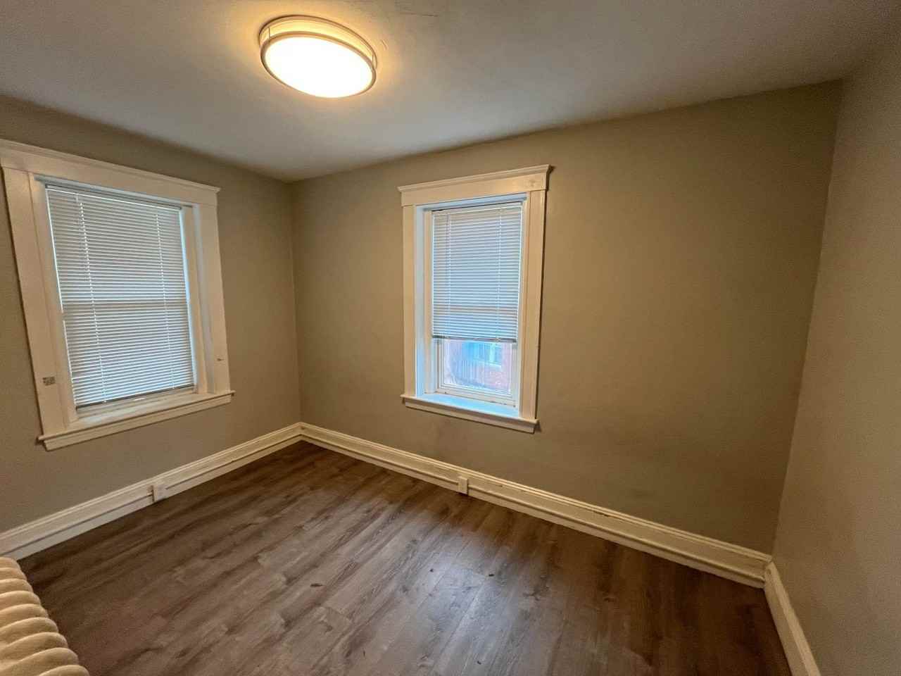 300 Washington Street - Photo 5 of 9