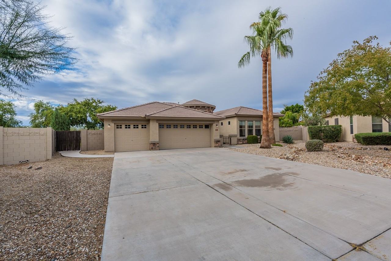 13354 West San Miguel Avenue - Photo 2 of 50