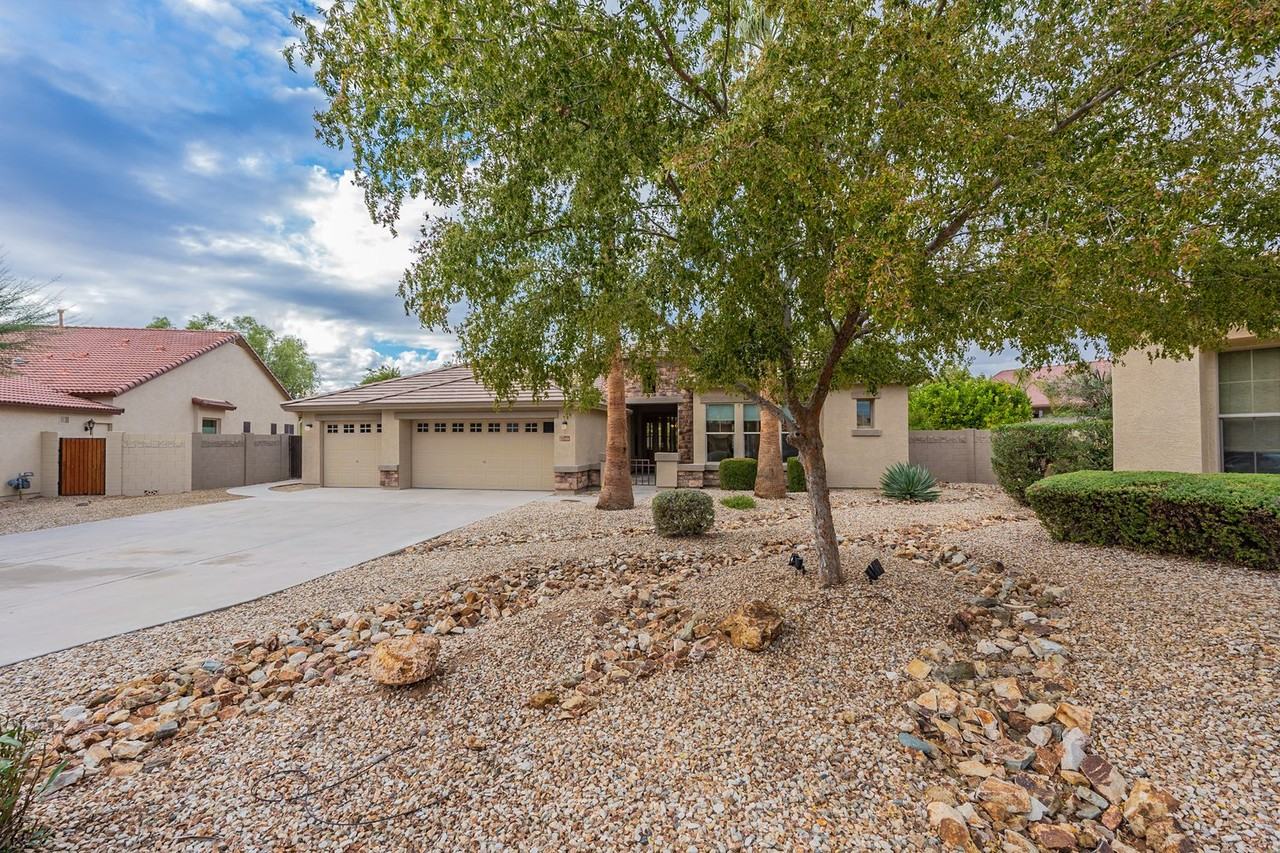 13354 West San Miguel Avenue - Photo 4 of 50