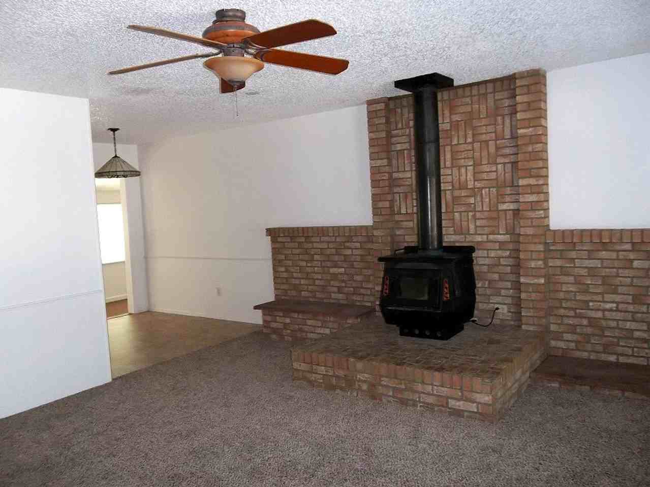 513 North Impala Drive - Photo 2 of 7