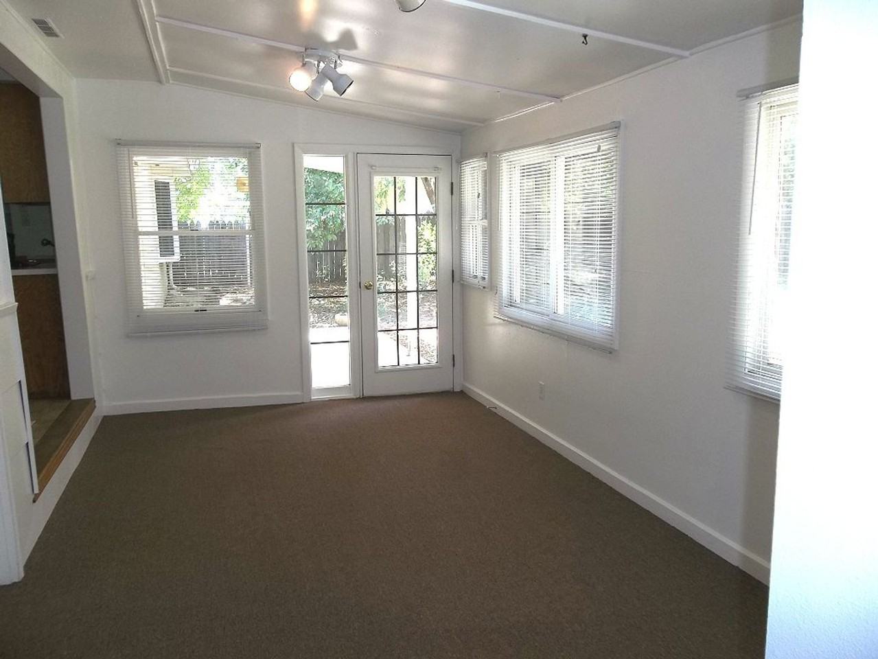 513 North Impala Drive - Photo 3 of 7