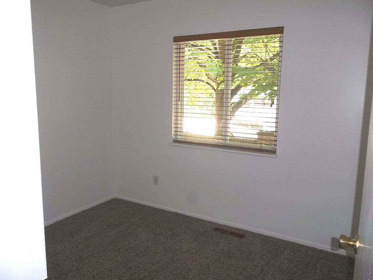 513 North Impala Drive - Photo 7 of 7