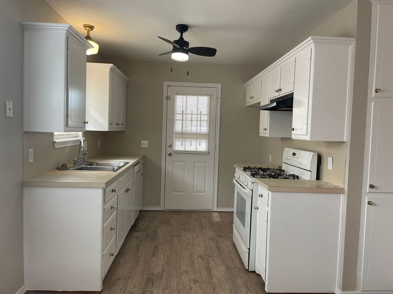 2608 Amherst Street - Photo 3 of 10