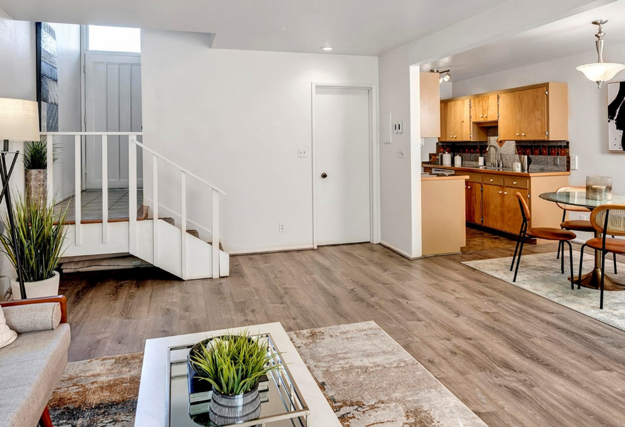 860 100th Ave Ne - Photo 5 of 31
