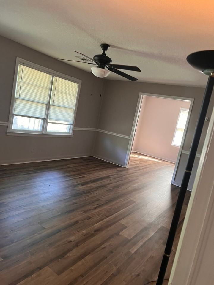 49 South Center Avenue - Photo 6 of 7