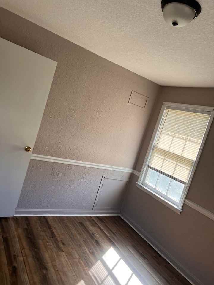 49 South Center Avenue - Photo 7 of 7