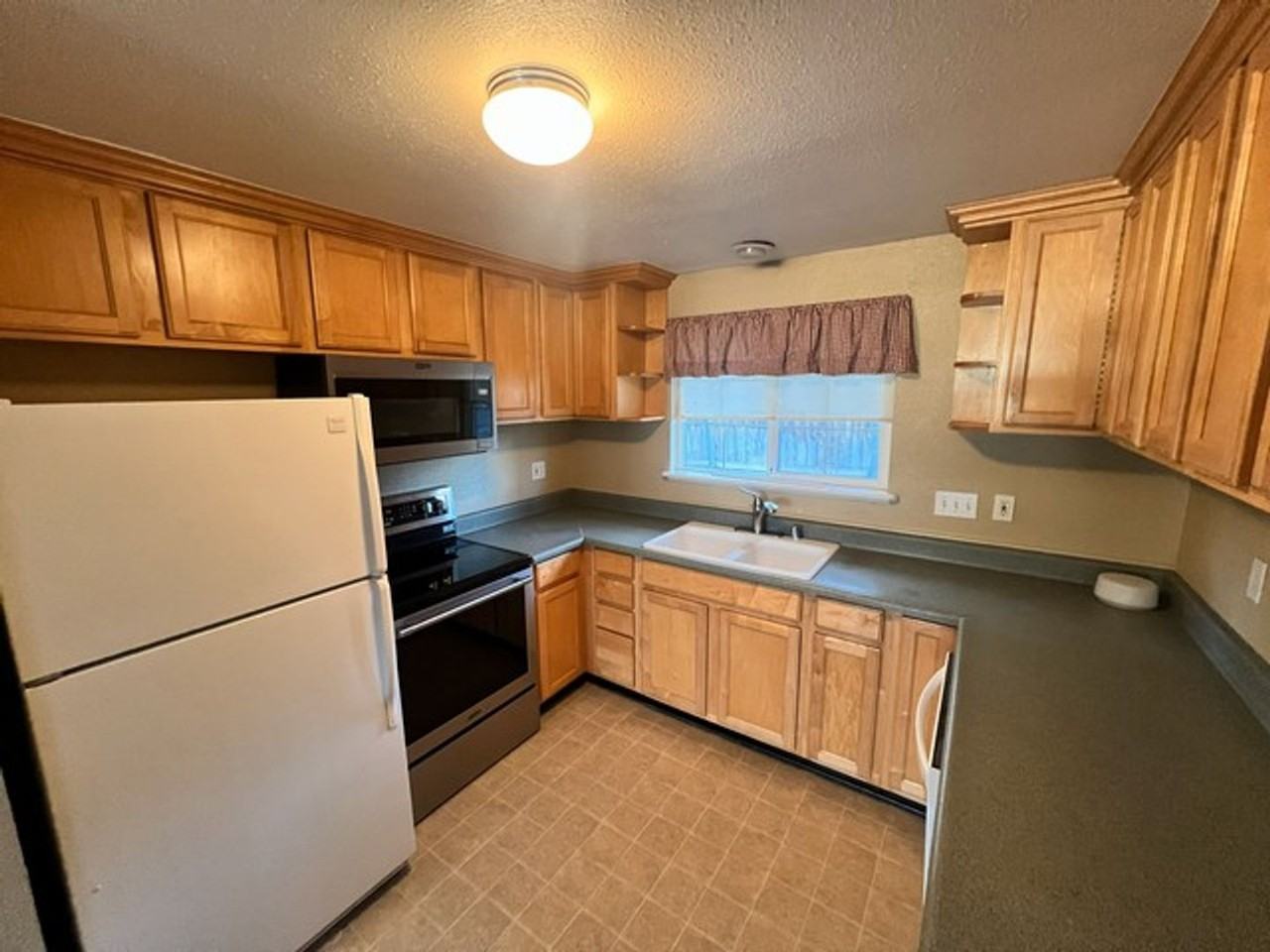 1052 West I Street - Photo 5 of 9