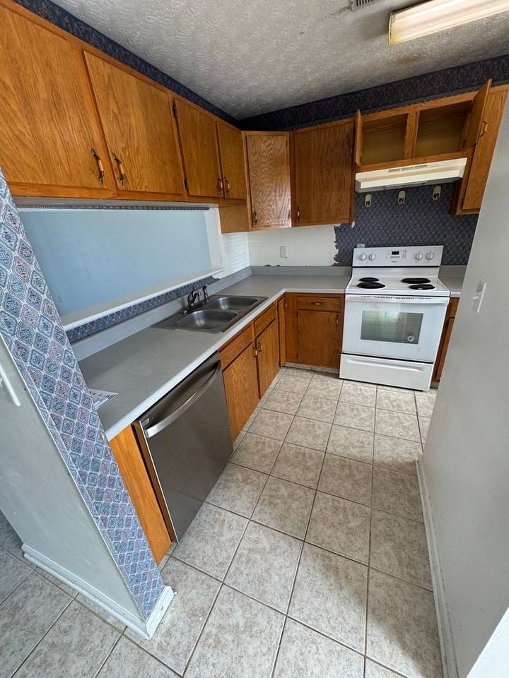 435 Hillside Drive #1 - Photo 4 of 8